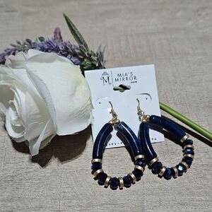 Mia's Mirror 🎁 Blue and Gold Tone Earrings Hook Style